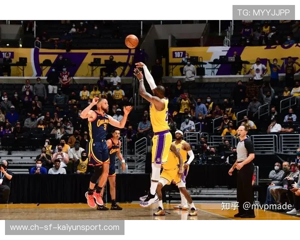 湖人队迎难而上，誓夺季后赛名额，湖人晋级季后赛